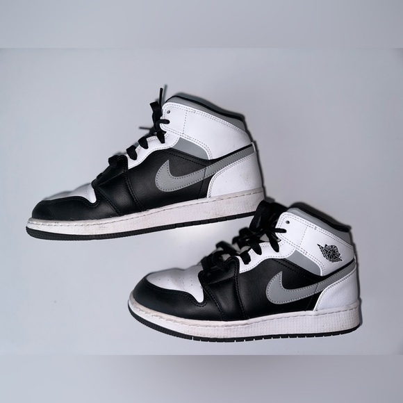 Selling my Jordan Collection!! 
(All authentic, serious buyers only please) 😊 - Picture 1 of 4